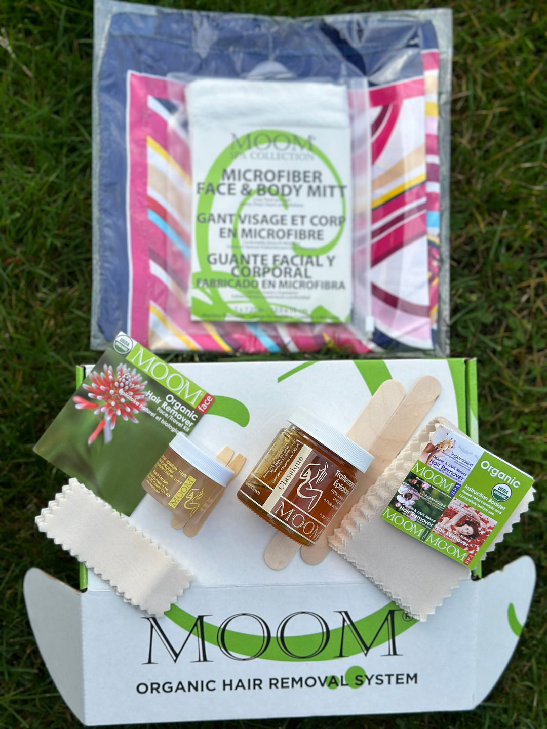 MOOM Luxury Gift Box（with one silk）– The Ultimate Self-Care Essential and Perfect Holiday Gift